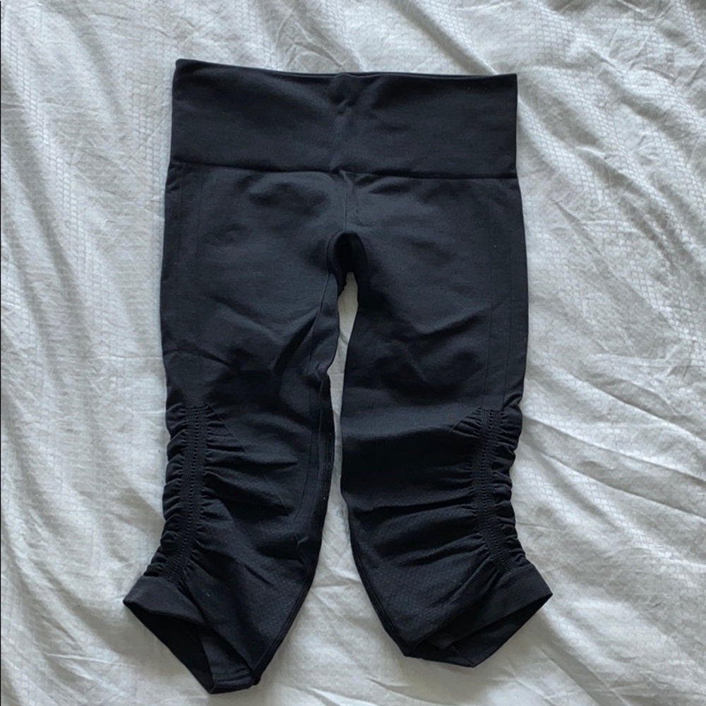 Lululemon capri workout pants size 4